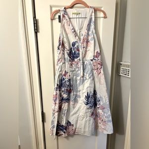 Gianni Bini, size 10, floral dress with V- neck